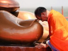 जगद्गुरु के चरणों में नमन।