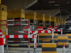 जल्द ही वाहन चालकों को टोल चुकाने के लिए टोल प्लाजा में रुकने की, जरूरत नहीं होगी,जीपीएस आधारित आटोमेटिक टोल प्रणाली लागू हो जाएगी