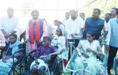 जिला स्तरीय जनसमस्या निवारण शिविर में शामिल हुए सांसद और विधायक