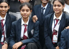 मुख्यमंत्री साय से रॉयल किड्स कॉन्वेंट स्कूल के विद्यार्थियों ने विधानसभा में की मुलाकात