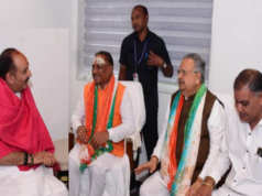 मुख्यमंत्री साय ने सुप्रसिद्ध कथावाचक पंडित प्रदीप मिश्रा से की सौजन्य मुलाकात