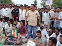 डोंगरगढ़-खैरागढ़ सड़क पर कांग्रेस का चक्काजाम: जहां भाजपा ने किया जाम अब कांग्रेस का धरना