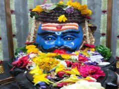 रायपुर के महादेवघाट स्थित हटकेश्वरनाथ मंदिर में सावन के पहले दिन उमड़ी शिवभक्तों की भीड़