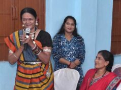 हाईवा जैसी भारी वाहनों को आसानी से ऑपरेट करती है जेसीबी दीदी