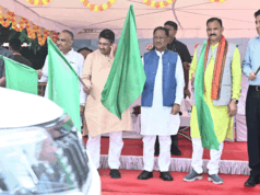 छत्तीसगढ़ की स्वास्थ्य व्यवस्था को सशक्त और सुलभ बनाने की दिशा में जुड़ा नया अध्याय : मुख्यमंत्री ने मैदानी स्वास्थ्य अमले के लिए 151 नए वाहनों को दिखाई हरी झंडी