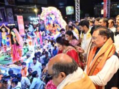 विविध पौराणिक प्रसंगों एवं आधुनिक घटनाओं पर आधारित सुसज्जित झांकियां बनी आकर्षण का केंद्र: झांकियों को देखने रायपुर में उमड़ा जनसैलाब