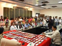 धनतेरस पर दंतेवाड़ा पुलिस की बड़ी पहल, लौटाए 107 खोए हुए मोबाइल