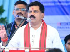 रायपुर : बच्चों के संग विद्यार्थी बने उपमुख्यमंत्री विजय शर्मा