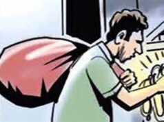 मध्यप्रदेश में सड़क पर ठगी! युवक ने कारोबारी की पत्नी से गहने छीने