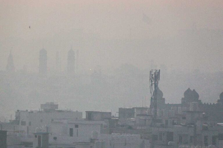 मध्य प्रदेश में कोल्ड वेव की चेतावनी, 5°C से नीचे जाएगा पारा; 9 जिलों में बदली स्कूल टाइमिंग