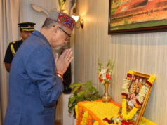 राज्यपाल रमेन डेका ने संत बाबा गुरु घासीदास जयंती पर पुष्पांजलि अर्पित की….