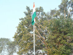 राज्यपाल रमेन डेका ने गणतंत्र दिवस के अवसर पर लोकभवन में राष्ट्रीय ध्वज फहराया…..