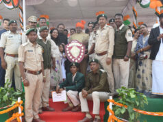 दंतेवाड़ा में गणतंत्र दिवस का भव्य आयोजन: मंत्री गजेन्द्र यादव ने किया ध्वजारोहण, देशभक्ति के रंग में रंगा समारोह….