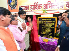 वित्त मंत्री ओ.पी. चौधरी शासकीय लक्ष्मणेश्वर स्नातकोत्तर महाविद्यालय खरौद के हीरक जयंती समारोह में हुए शामिल….