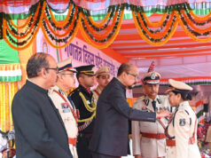राज्यपाल रमेन डेका ने गणतंत्र दिवस समारोह में वीरता, शौर्य एवं उत्कृष्ट सेवा के लिए किया सम्मानित…..
