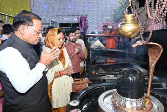 महाशिवरात्रि पर बाबा धाम में मुख्यमंत्री विष्णु देव साय ने की पूजा-अर्चना, 1.20 करोड़ के विकास कार्यों का शिलान्यास