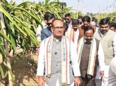 केन्द्रीय कृषि मंत्री शिवराज सिंह चौहान पहुंचे छत्तीसगढ़ के ग्राम गिरहोला एवं खपरी, खेत भ्रमण, पौधरोपण और किसानो से किया संवाद….