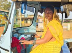 ई-रिक्शा चलाकर आत्मनिर्भर बनीं शशि देवी कंवर – महिला सशक्तिकरण की प्रेरक कहानी….