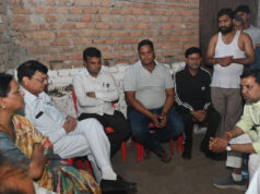 उद्योग मंत्री देवांगन ने शोकाकुल परिवार से मिलकर व्यक्त की गहरी संवेदना, संजय नगर वार्ड के लक्ष्मण बन बस्ती में दो दिन पूर्व बाउंड्रीवॉल डहने से मासूम की गई थी जान….