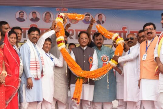 छत्तीसगढ़ में सामूहिक विवाह बना सामाजिक एकता का उत्सव, मुख्यमंत्री ने 13 नवदंपतियों को दिया आशीर्वाद….