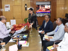 राज्यपाल रमेन डेका ने कोसा वस्त्रों के नवाचार और बुनकरों के आर्थिक सशक्तिकरण पर दिया जोर…..