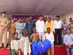 सुशासन तिहार : मछली पालन विभाग द्वारा मछुआरा समिति को वितरित किया गया मछली पकड़ने का जाल…..