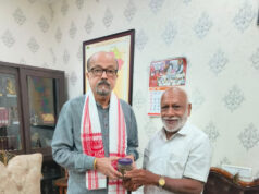 ’छत्तीसगढ़ चाय व्यापारी संघ के उपाध्यक्ष ने की राज्यपाल रमेन डेका से सौजन्य भेंट’….