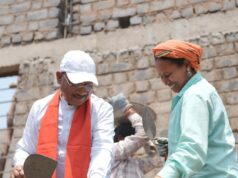 निर्माण स्थल पर मुख्यमंत्री विष्णुदेव साय का श्रमदान : श्रमिक बहनों के साथ की ईंट जोड़ाई…..