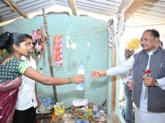 ’जब मुख्यमंत्री रुके एक छोटी-सी किराना दुकान पर… और सामने थी बदलाव की बड़ी कहानी’, मुख्यमंत्री विष्णु देव साय ने पानी की बोतल खरीदकर बढ़ाया हौसला, कहा- यही है नए बीजापुर की तस्वीर……