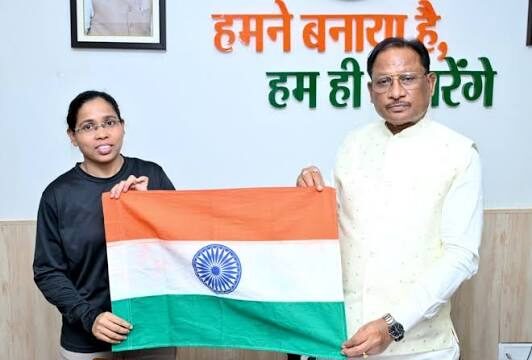 मुख्यमंत्री विष्णुदेव साय ने माउंट एवरेस्ट फतह करने वाली पर्वतारोही अमिता श्रीवास को दी बधाई….