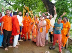 बरसते पानी में नहीं रुके शिवभक्तों के कदम, जितेन्द्र वर्मा के नेतृत्व में बोल बम के जयघोष के साथ पाटन से टोलाघाट तक निकली भव्य कांवर यात्रा…