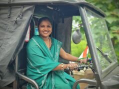 दीदी ई-रिक्शा सहायता योजना से सेवती और अंजू बनीं आत्मनिर्भर, ई-रिक्शा से आसान हुआ सफर और बढ़ी कमाई, हर महीने हो रहा 10 से 12 हजार रुपए का शुद्ध लाभ….