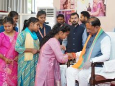 महतारी के आशीष से, राखी के विश्वास से मुख्यमंत्री विष्णु देव साय के नेतृत्व में महिलाओं के सम्मान, स्वावलंबन और आर्थिक सशक्तिकरण की दिशा में निरंतर पहल….