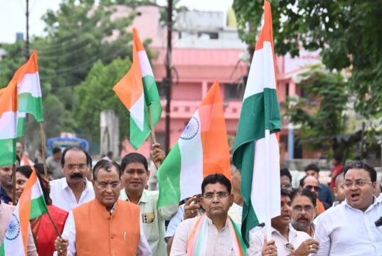 तिरंगा सिर्फ एक कपड़ा नहीं, हमारी संप्रभुता का प्रतीक, शहीदों के बलिदान को रखें अमर- राजस्व मंत्री टंक राम वर्मा….