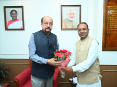 राज्यपाल रमेन डेका से छत्तीसगढ़ रेड क्रॉस समिति के अध्यक्ष ने की सौजन्य भेंट…..