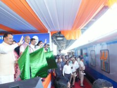 केंद्रीय रेल मंत्री अश्विनी वैष्णव और मुख्यमंत्री विष्णु देव साय ने रावघाट – रायपुर एवं रायपुर – कुरूद यात्री रेल सेवाओं को दिखाई हरी झंडी….